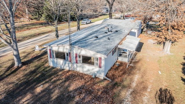 411 S Davis Street, Seatonville, IL 61359