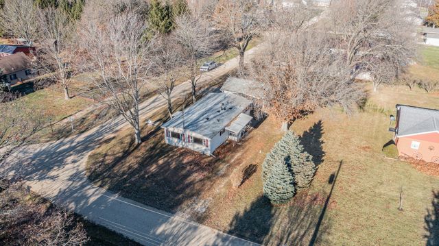 411 S Davis Street, Seatonville, IL 61359