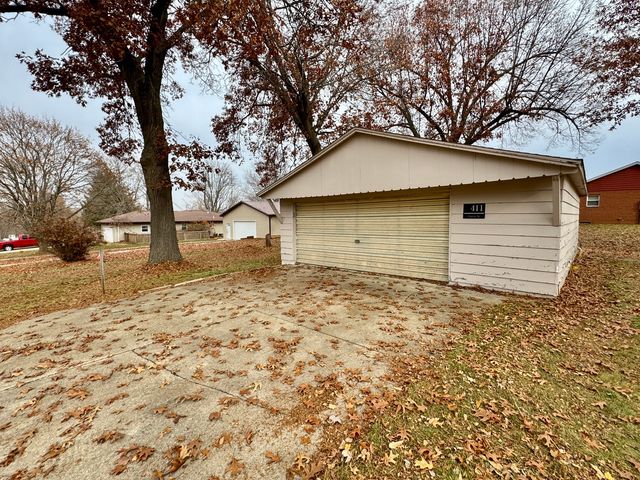 411 S Davis Street, Seatonville, IL 61359