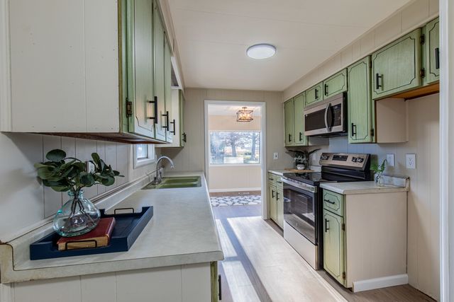 411 S Davis Street, Seatonville, IL 61359