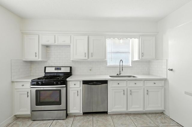 12206 Lennox Gardens Drive, Houston, TX 77066