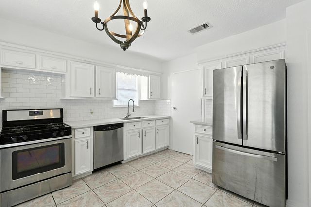 12206 Lennox Gardens Drive, Houston, TX 77066