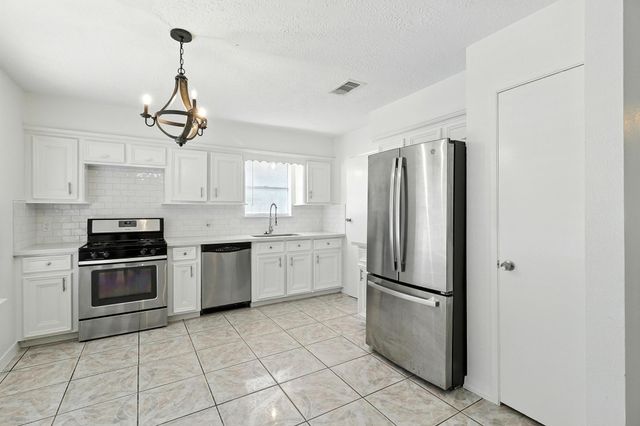12206 Lennox Gardens Drive, Houston, TX 77066