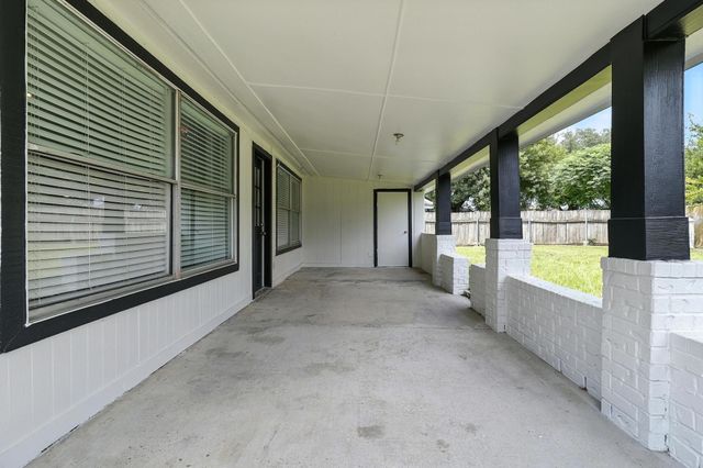 12206 Lennox Gardens Drive, Houston, TX 77066
