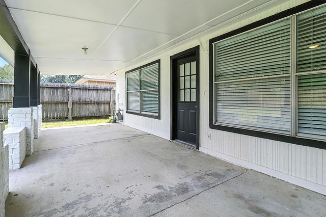 12206 Lennox Gardens Drive, Houston, TX 77066