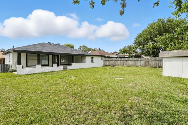 12206 Lennox Gardens Drive, Houston, TX 77066