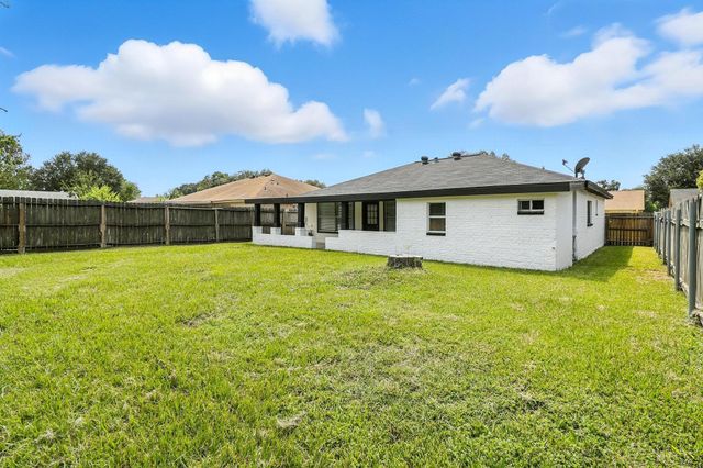 12206 Lennox Gardens Drive, Houston, TX 77066
