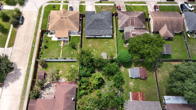 12206 Lennox Gardens Drive, Houston, TX 77066