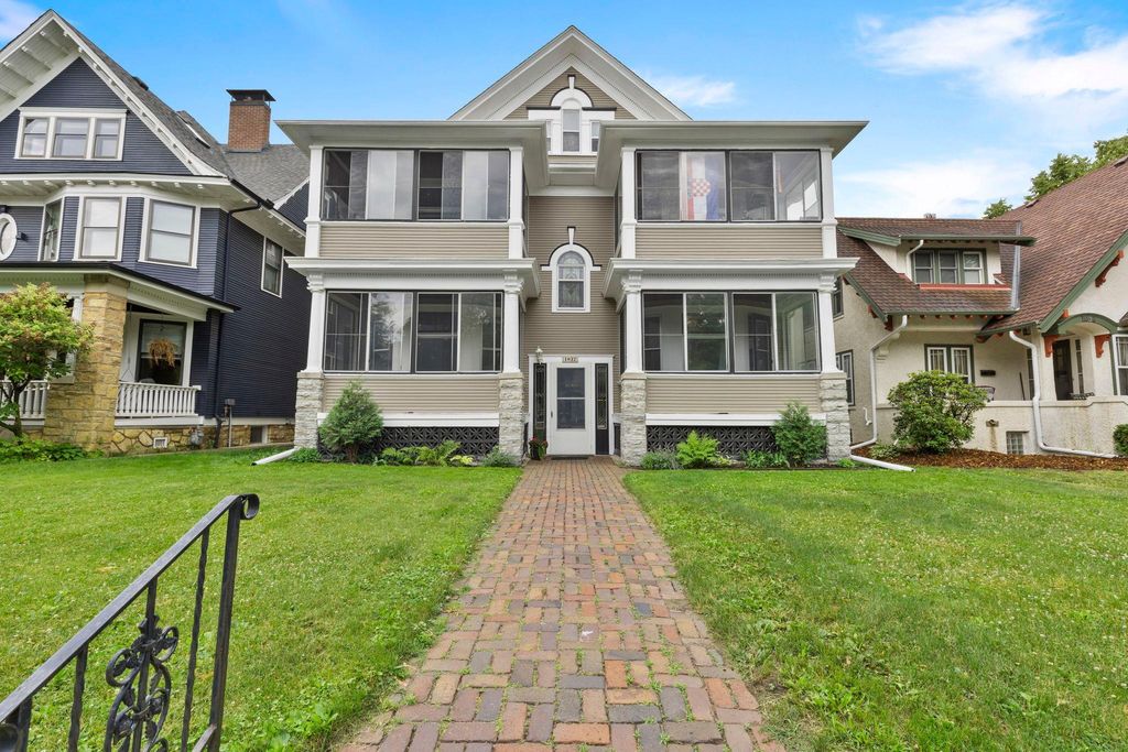 1032 Portland Avenue, Saint Paul, MN 55104 — exterior
