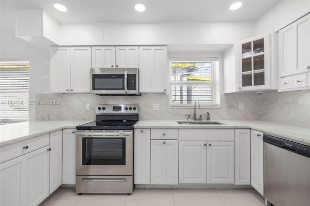 1627 Moffett St, Hollywood, FL 33020