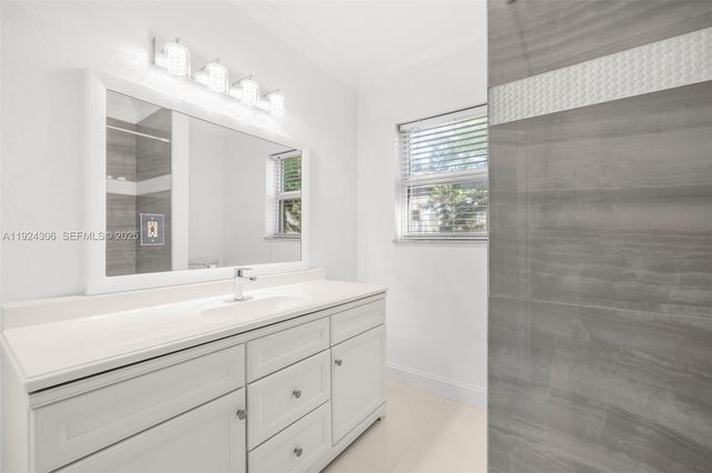 1627 Moffett St, Hollywood, FL 33020