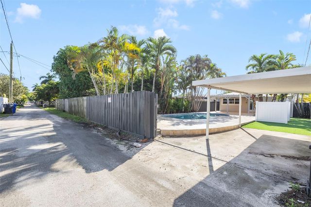 1627 Moffett St, Hollywood, FL 33020