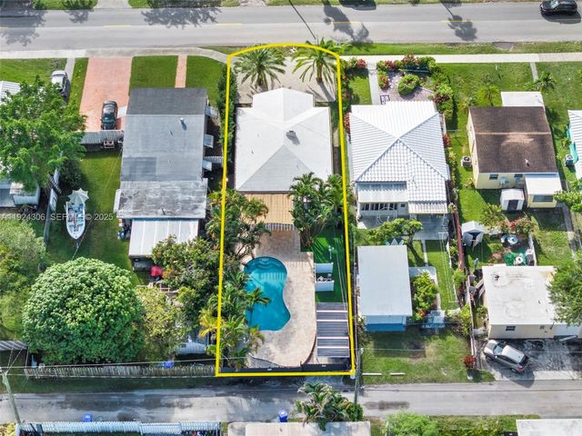 1627 Moffett St, Hollywood, FL 33020