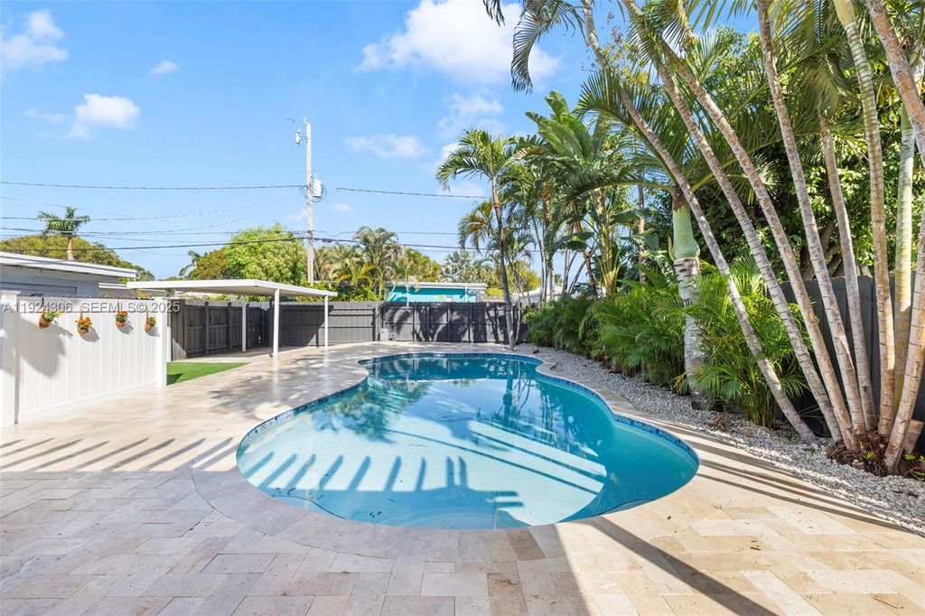 1627 Moffett St, Hollywood, FL 33020