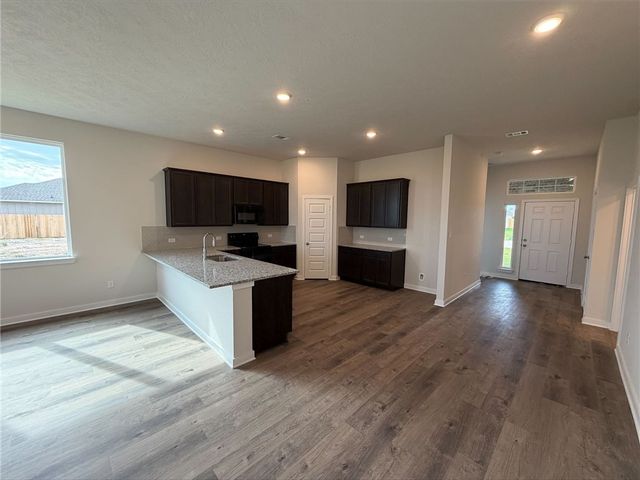 354 Harvest Lake Drive, Snook, TX 77878