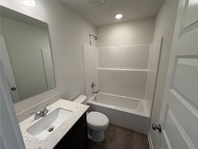 354 Harvest Lake Drive, Snook, TX 77878