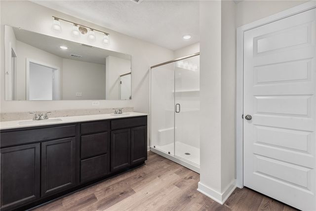 354 Harvest Lake Drive, Snook, TX 77878