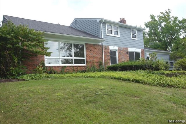 5814 Raven Road, Bloomfield Hills, MI 48301