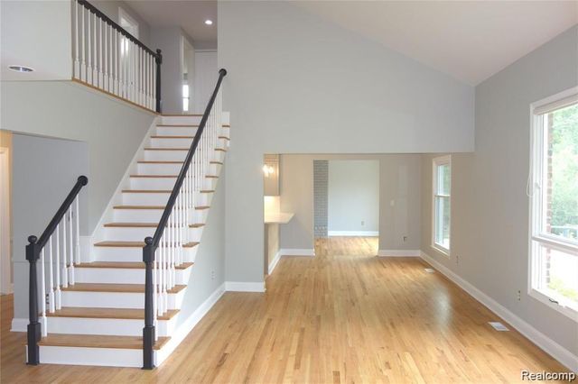 5814 Raven Road, Bloomfield Hills, MI 48301