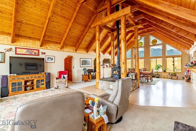 12 Bench Road, Whitehall, MT 59759