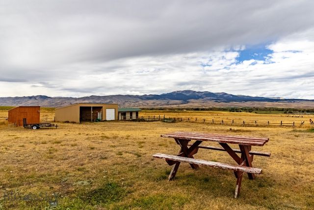 12 Bench Road, Whitehall, MT 59759