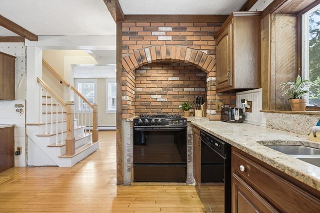 371 Washington St, Melrose, MA 02176