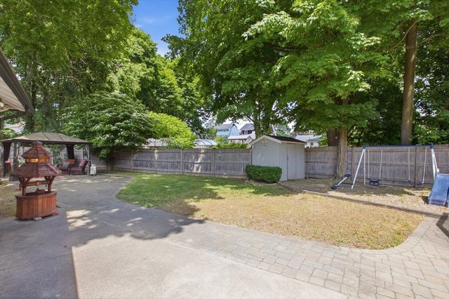 371 Washington St, Melrose, MA 02176