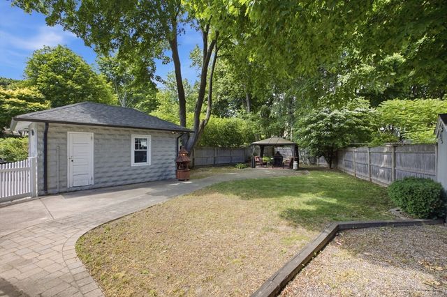 371 Washington St, Melrose, MA 02176