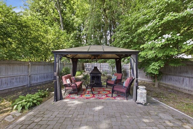 371 Washington St, Melrose, MA 02176