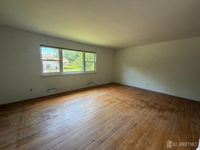 13 Chalmers Road, East Brunswick, NJ 08816