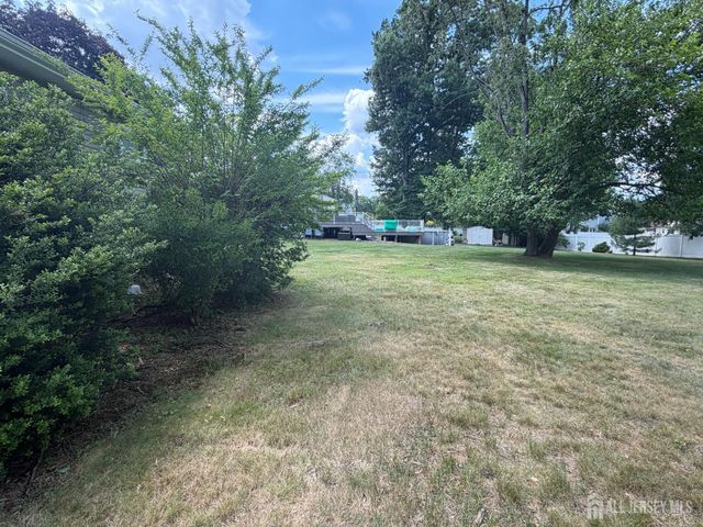 13 Chalmers Road, East Brunswick, NJ 08816