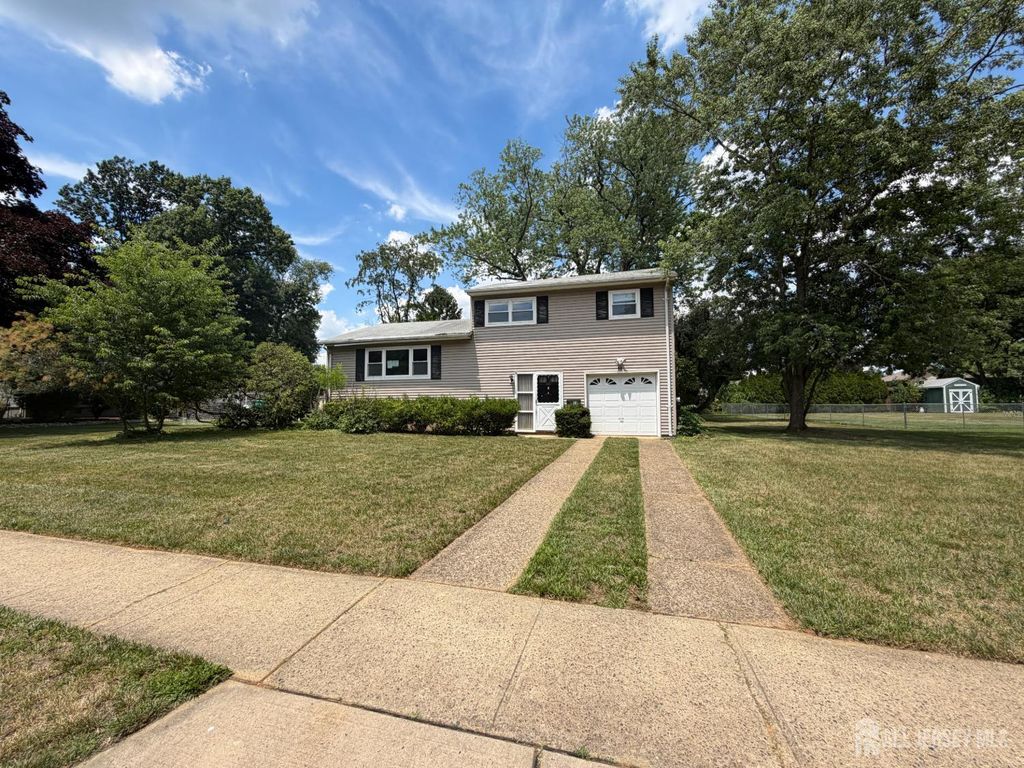 13 Chalmers Road, East Brunswick, NJ 08816