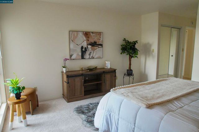 5340 Broadway Terrace 203, Oakland, CA 94618