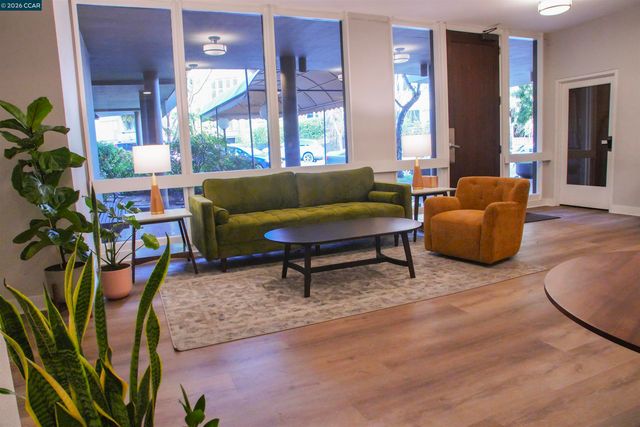 5340 Broadway Terrace 203, Oakland, CA 94618