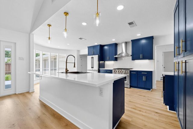 7116 Town Bluff Drive, Dallas, TX 75248