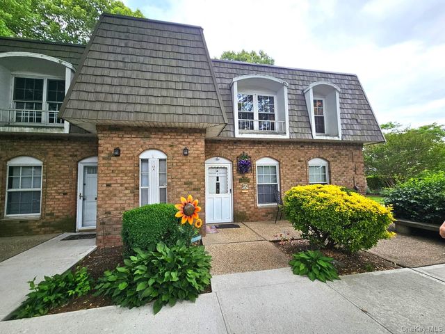 655 Middle Country Road 2H2, Coram, NY 11727
