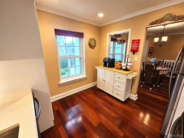 655 Middle Country Road 2H2, Coram, NY 11727