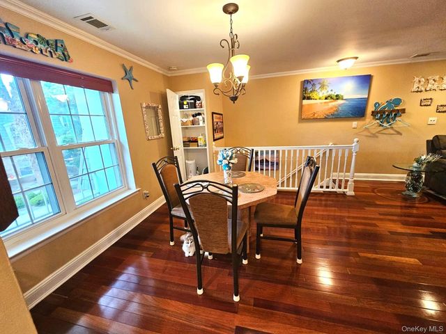 655 Middle Country Road 2H2, Coram, NY 11727