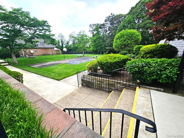 655 Middle Country Road 2H2, Coram, NY 11727