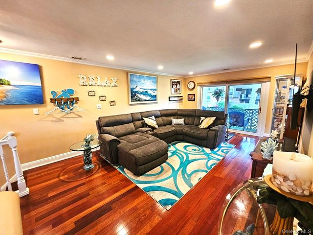 655 Middle Country Road 2H2, Coram, NY 11727