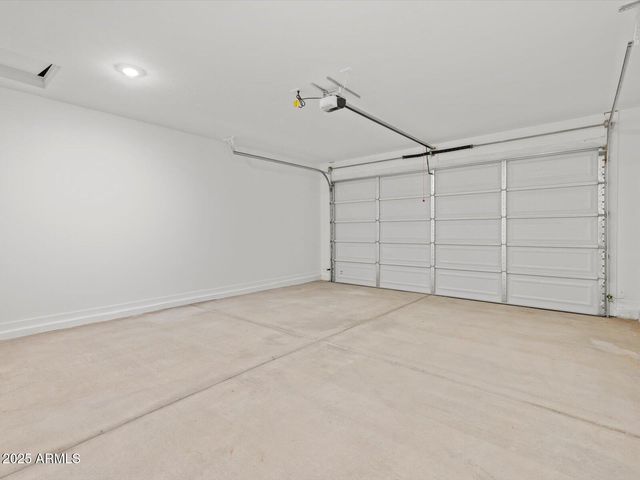 15922 W COTTONTAIL Lane, Surprise, AZ 85387