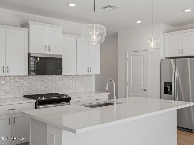 15922 W COTTONTAIL Lane, Surprise, AZ 85387