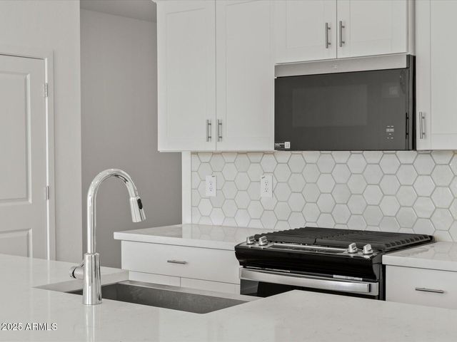 15922 W COTTONTAIL Lane, Surprise, AZ 85387