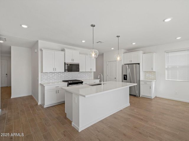 15922 W COTTONTAIL Lane, Surprise, AZ 85387