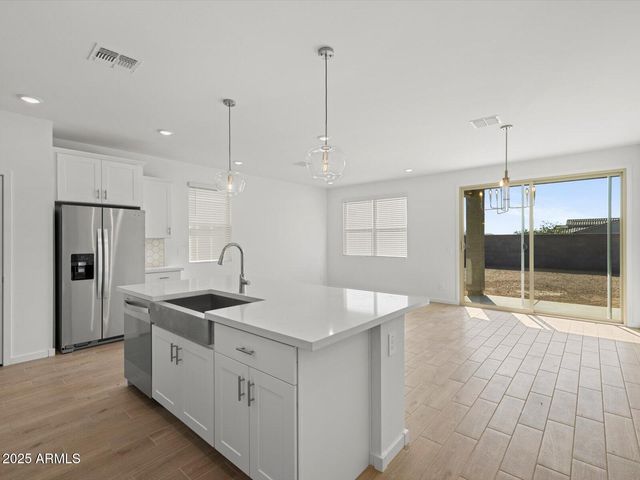 15922 W COTTONTAIL Lane, Surprise, AZ 85387