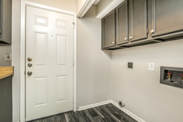 152 High Pointe Lane, Cedar Hill, TX 75104