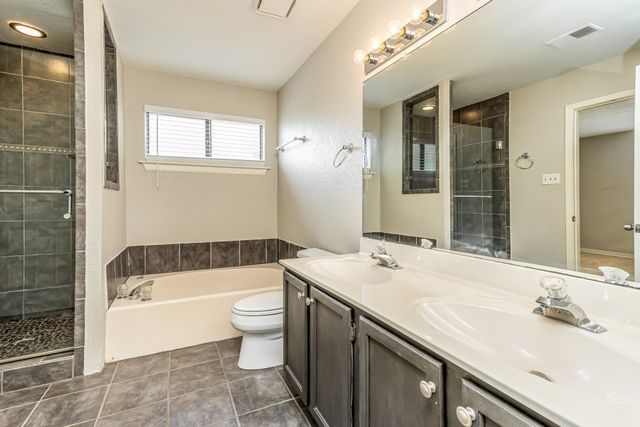 152 High Pointe Lane, Cedar Hill, TX 75104