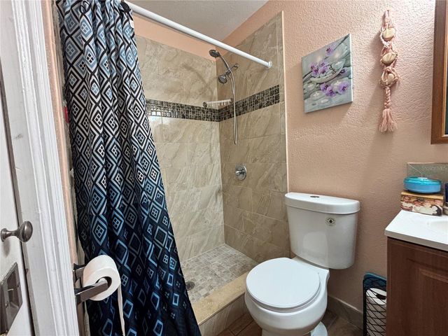 2715 BEL AIRE CIRCLE, Tampa, FL 33614