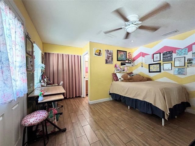 2715 BEL AIRE CIRCLE, Tampa, FL 33614