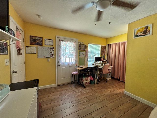 2715 BEL AIRE CIRCLE, Tampa, FL 33614